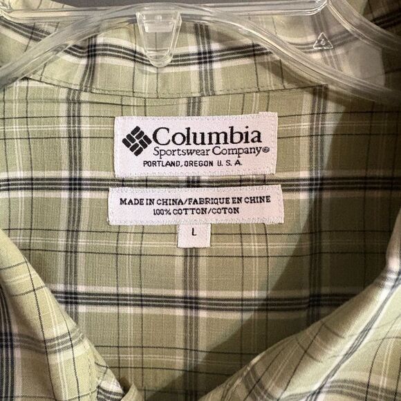 Columbia Men's Short Sleeve Button Down Shirt Green, White & Black Size Large - Picture 3 of 4